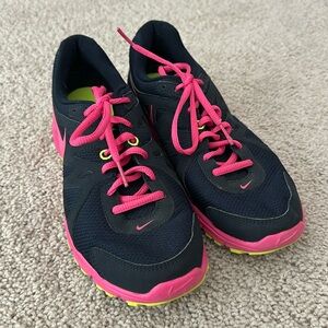 Nike womens sneakers size 8 1/2